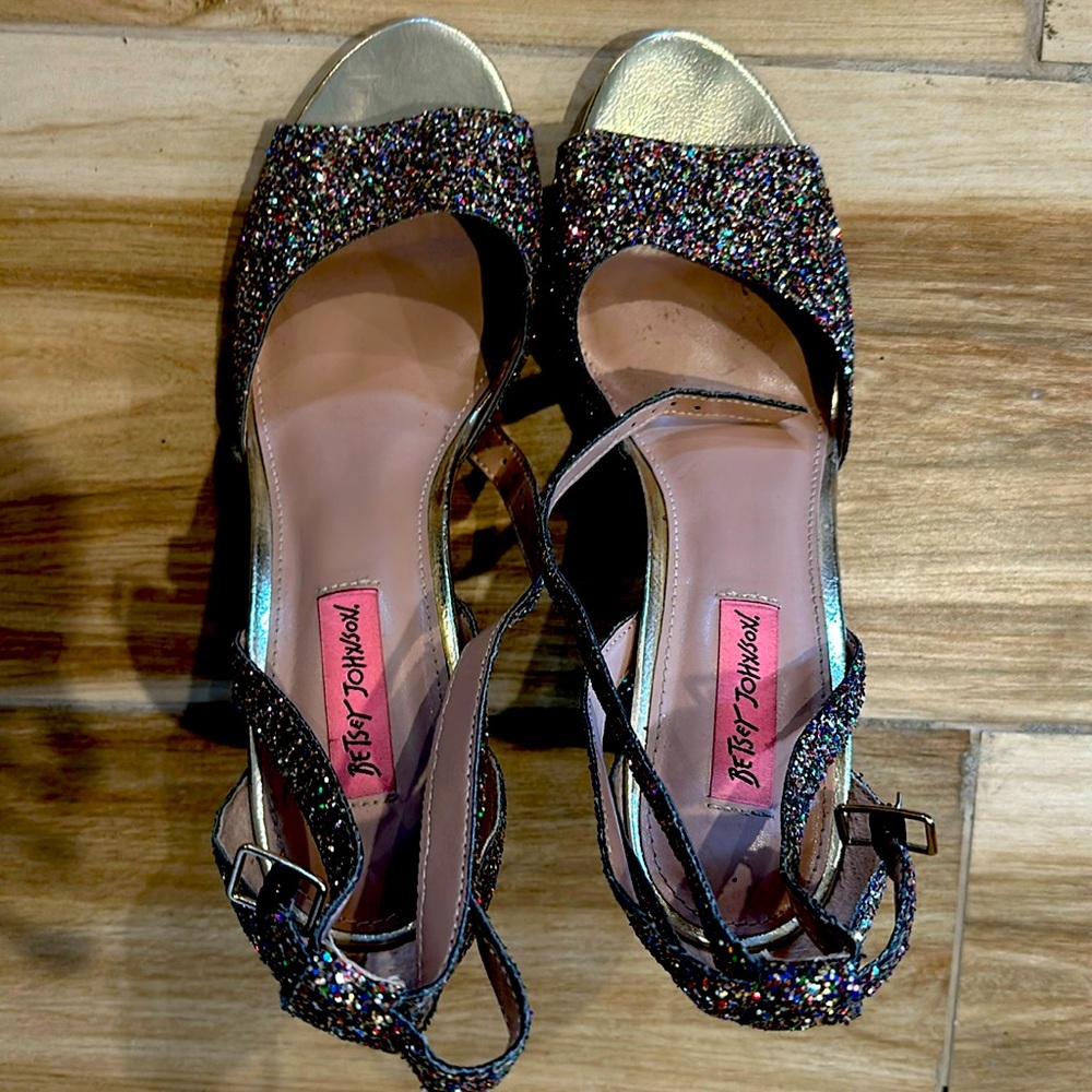 Betsey Johnson multi- sparkle heels looks great with any color sz10